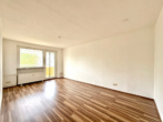 Wohnzimmer - Sanierte 3-Raum-Wohnung im ruhiger Lage