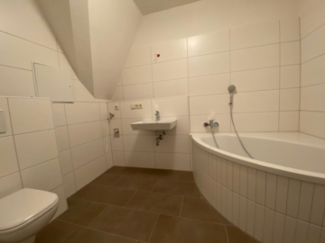 Schöne 3-Raum-Wohnung in bester City Lage, 98527 Suhl, Wohnung